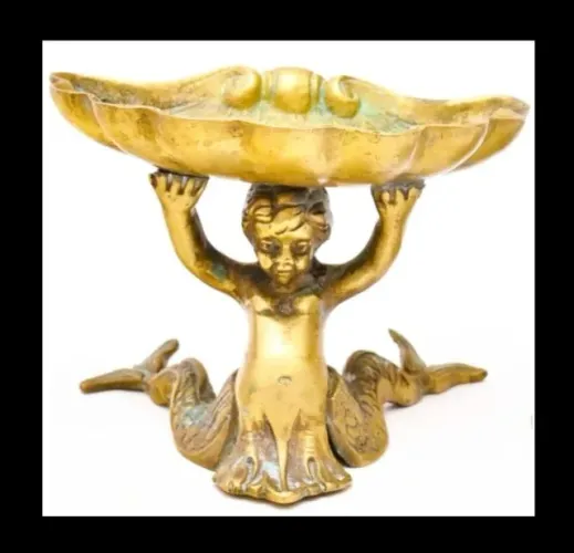Antiga saboneteira bronze dourado maciço mitológica metade menino e metade golfinho