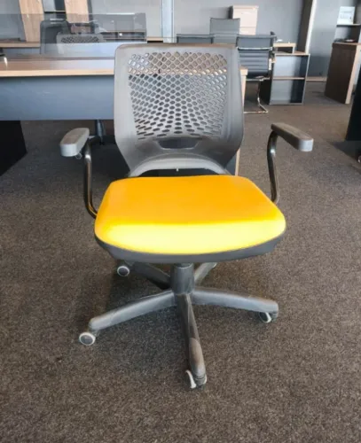Cadeira Executiva com Braços Fixos - Entregamos!!!