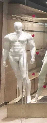 MANEQUIM MASCULINO FIBRA BOMBADO BRANCO COM BASE