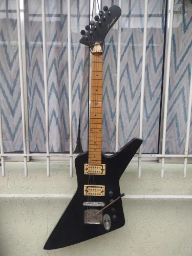 GUITARRA JENIFER EXPLORER LS