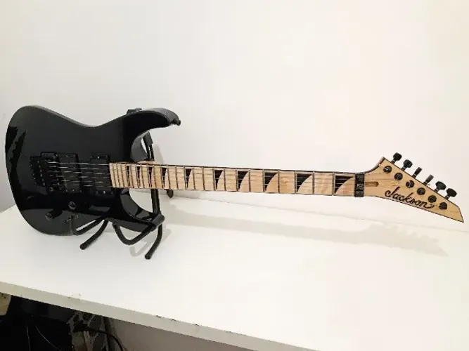 Guitarra Jackson Dk2m japonesa com trastes novos em inox