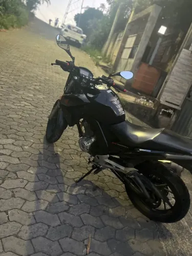 Oportunidade moto top <br>78 mil km <br>Documentação em dia
