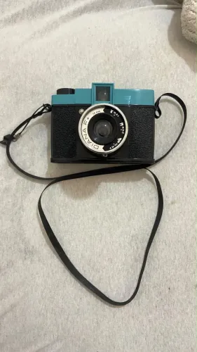 Câmera Diana F+