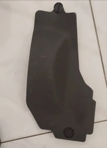 Tampa Lateral Porta-Malas Original