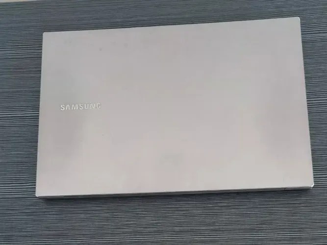 Notebook Samsung E30 - Upgradeado e Pronto para Windows 11!