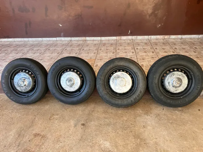 Vendo jogo de roda da Kombi aro 14 original 
