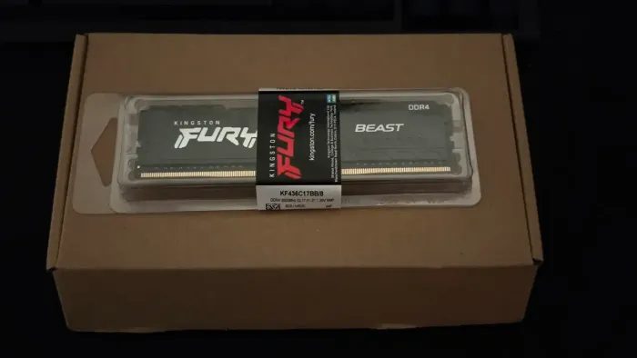 Memória Fury Kingston - 8GB (3600Mhz)