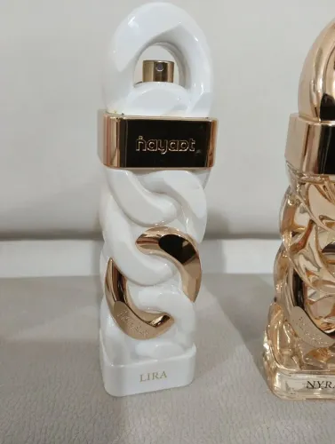 Lira Nayaat sem caixa