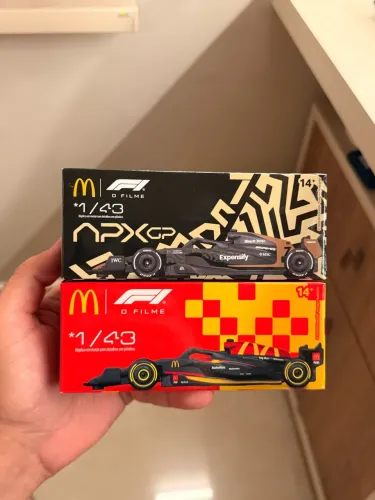 Kit 2 carrinhos f1 McDonalds