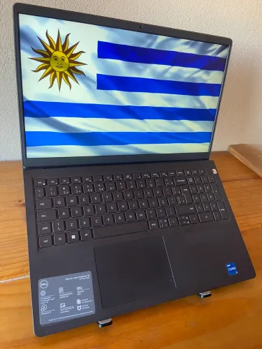 Notebook Dell i5 11ª Geração / IrisXe Graphics / 8GB RAM / 256GB SSD / Tela 15.6? FullHD