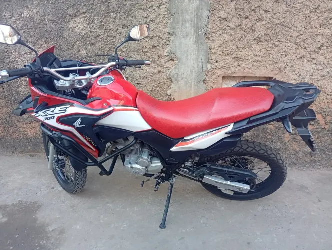 Moto bem conservada pronta pra transferir