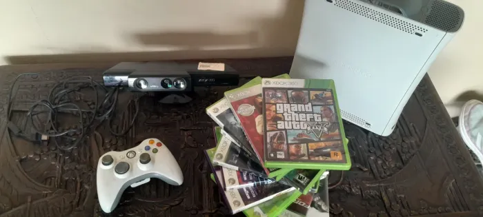 Xboc360 + Kinect + 10 jogos + controle sem fio