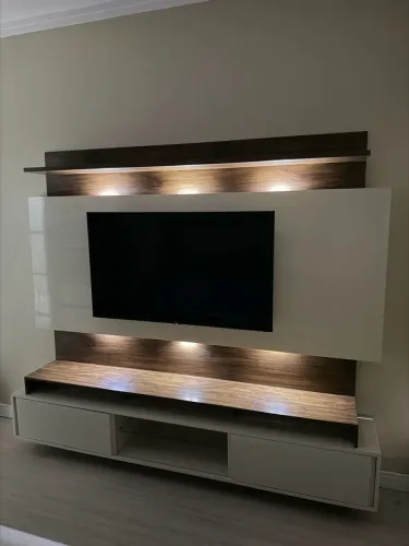 Painel para TV com Rack e LED - 2,20 x 1,85m