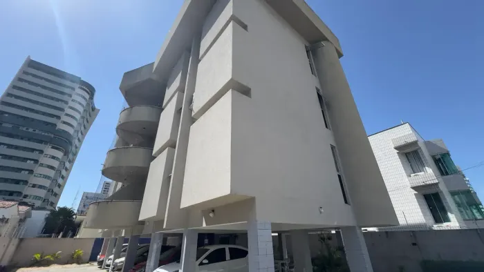 Aluguel 3 quartos, sendo um suite, com 80m2 em Lagoa Nova.
