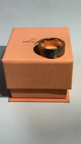 Anel Life Maxi Em Liga Rosé Com Banho De<br>Ouro Rosé 18k E Pedras Incolores