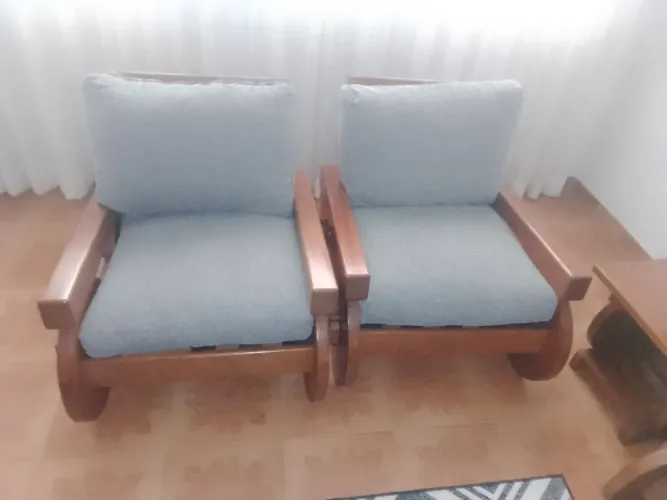 Kit poltronas madeira maciça 