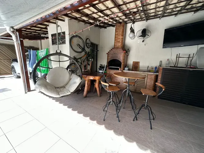 Casa em condomínio| 4 quartos| Bairro Califórnia- Nova Iguaçu- RJ
