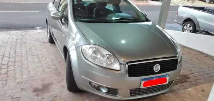 Fiat Linea Absolute 1.9/1.8 Flex Dualogic 4P 2011