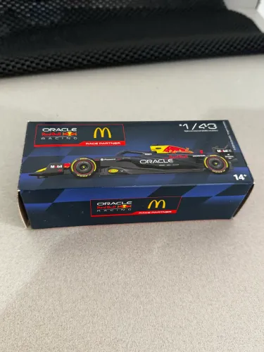 MINIATURA F1 macdonalds