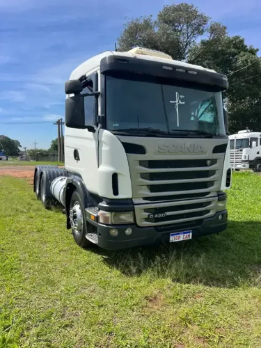 SCANIA G420 6X4 TRAÇADO 2011 / 2012 BRANCO MANUAL