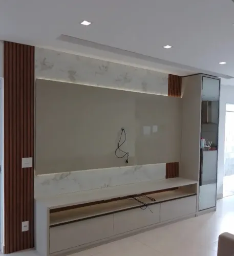 Painel rack e cristaleira 