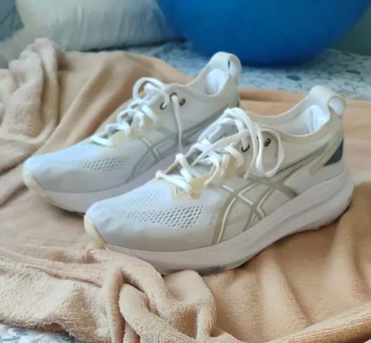 Tênis Asics Kayano-31 - Tamanho 41 - Pisada pronada
