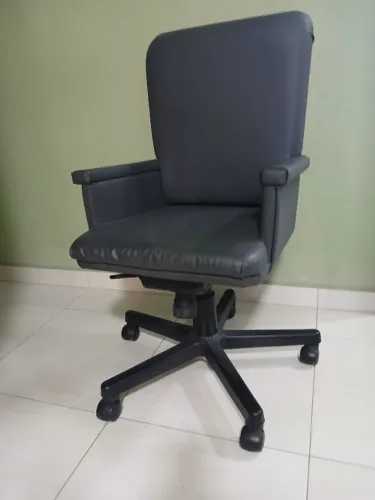 Cadeira de escritório cinza