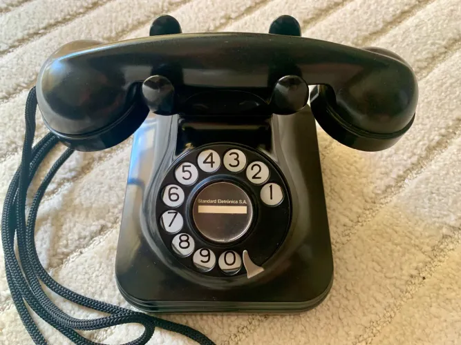 Telefone de baquelite Standard Elétric 1956.