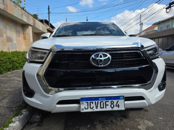 Toyota Hilux CD 4X4 2.8 Diesel Mec. 2024