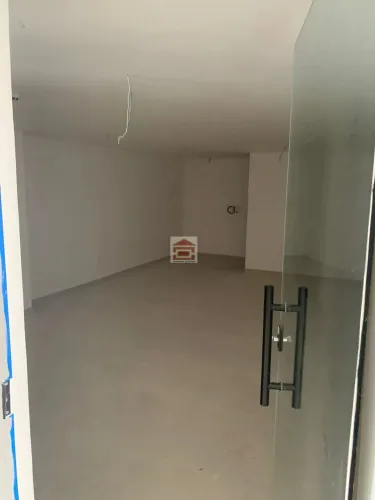 Alugo Sala Comercial, 35m2 no Edf Terraço Holanda / Empresarial Amsterdã
