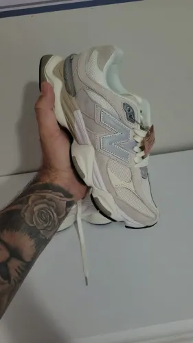 Tênis New Balance 9060