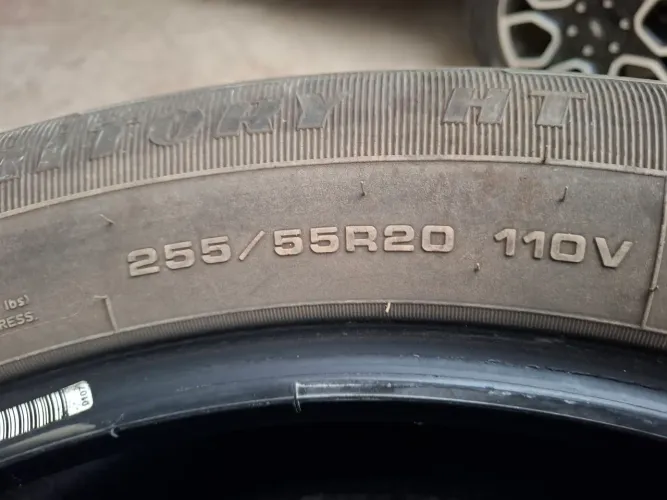 Vendo pneus usados 255/55r20