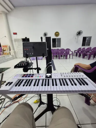 Teclado Controlador ARTURIA KEYLAB ESSENTIAL 49 TECLAS MK3 com capa 