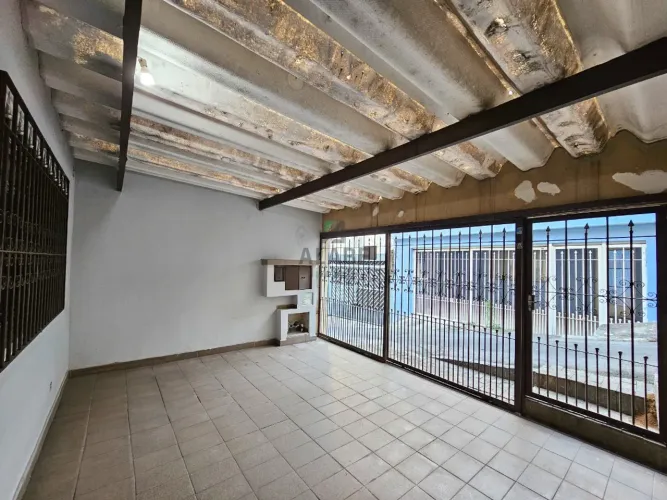Casa de vila para venda em Vila Mascote com 4 quartos, sendo 1 suíte, 196m²