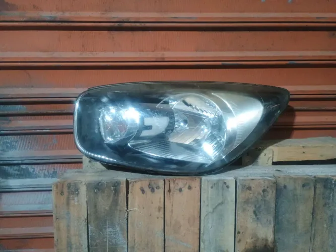 Farol esquerdo Kia Picanto 12 A 15