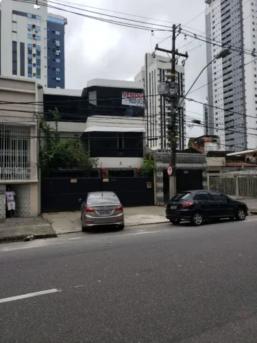 Casa/Prédio de 3 andares em Pleno Bairro de Luxo, centro de Belém
