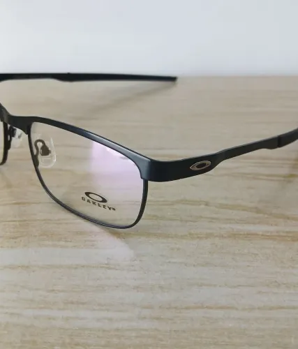 Oculos armação metálica
