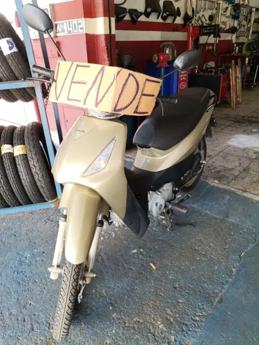 Honda Biz 125 ES, super conservada