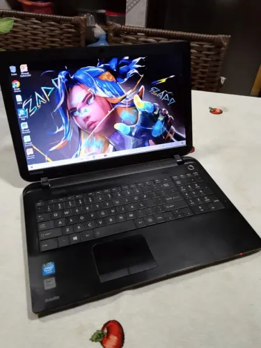 NOTEBOOK TOSHIBA TELA 15.6 POLEGADAS/ HD DE 500GB/ 4 DE RAM WINDOWS 1O BATERIA BOA ENTREGO