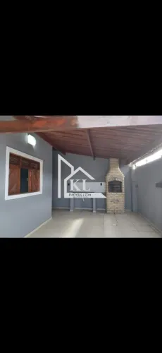 Excelente Casa - 3 quartos com Churrasqueira - 112m2 - Perfeita Localização no Bairro Emau
