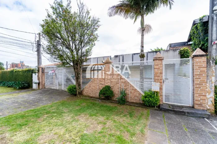 TERRENO COM 1 CASA E 1 SOBRADO NÃO AVERBADOS