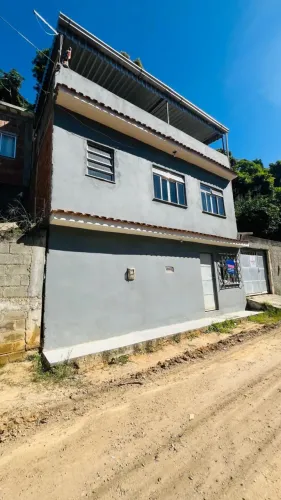 Casa para Venda em Mauá com Quintal