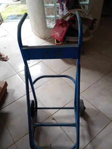 Carrinho de motor de popa