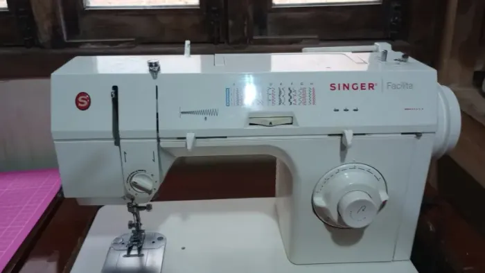 Máquina de costura Singer Facilita