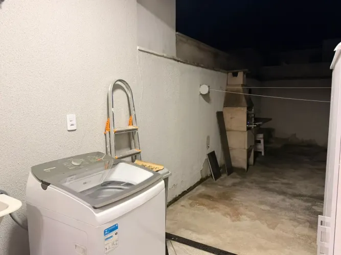 Casa com 2 quartos sendo 1 suíte à venda no bairro Arvoredo em Pinheiral/RJ.