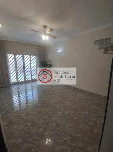 CASA TÉRREA A VENDA PRÓXIMO AO METRÔ VILA PRUDENTE. QUINTAL COM CHURRASQUEIRA E 2 VAGAS DE