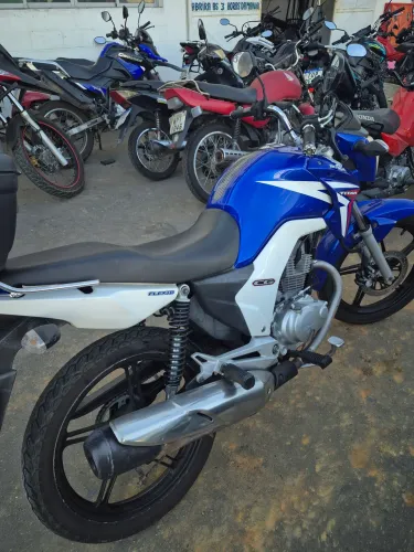 Titan 150 em perfeito estado de conservação