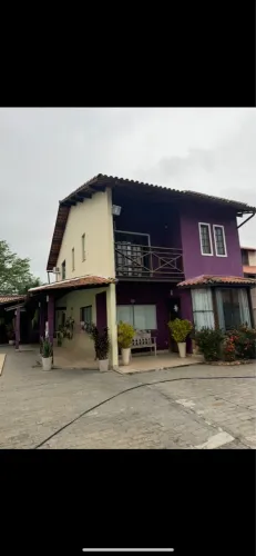 Casa para Aluguel na Av. Central | 4 Quartos | Piscina | Região Oceânica | Niterói