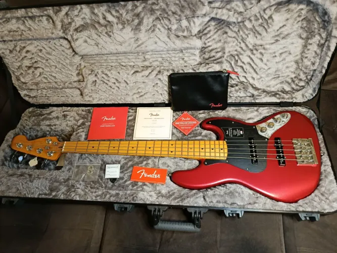 Vende-se contrabaixo Fender vermelho