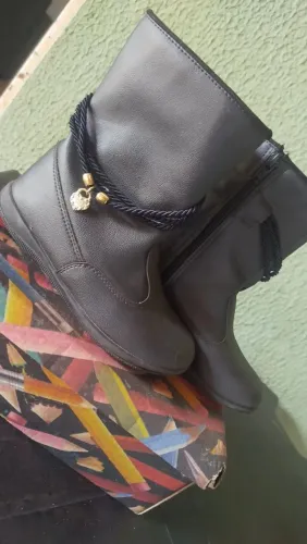 Vendo bota infantil menina,tamanho 28